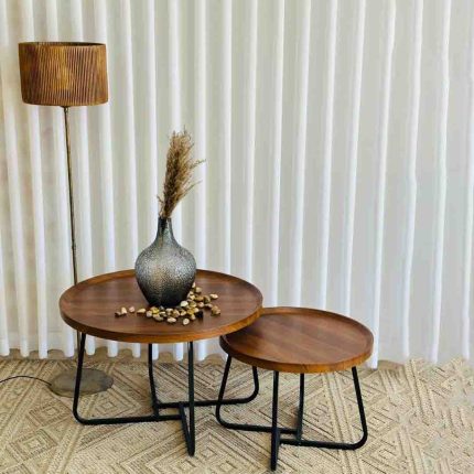 طاولة وسط قطعتين