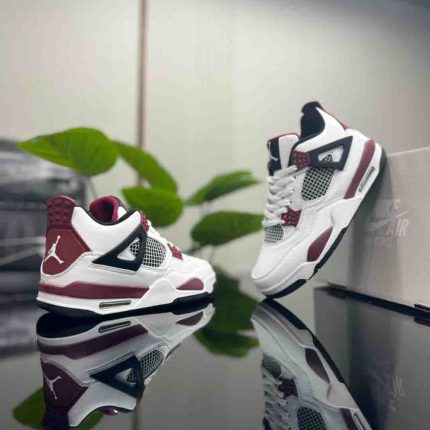 حذاء Jordan 4 الكلاسيكي